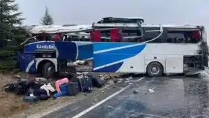 Eskişehir-Seyitgazi kara yolunun Derbent mevkisinde Ömer Yeşilyurt (43) idaresindeki Kamil