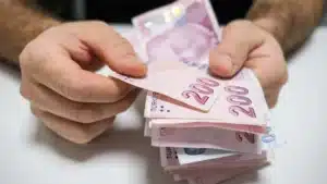 TÜRK-İŞ’ten yapılan açıklama şöyle; “Giderek artan hayat pahalılığı, gelir dağılımda