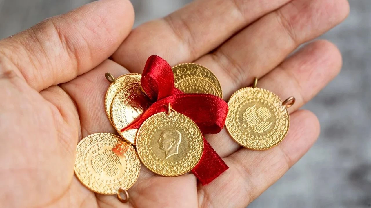 Altın piyasası, haftanın son iş gününde hareketliliğini sürdürüyor. Yatırımcılar, “Gram