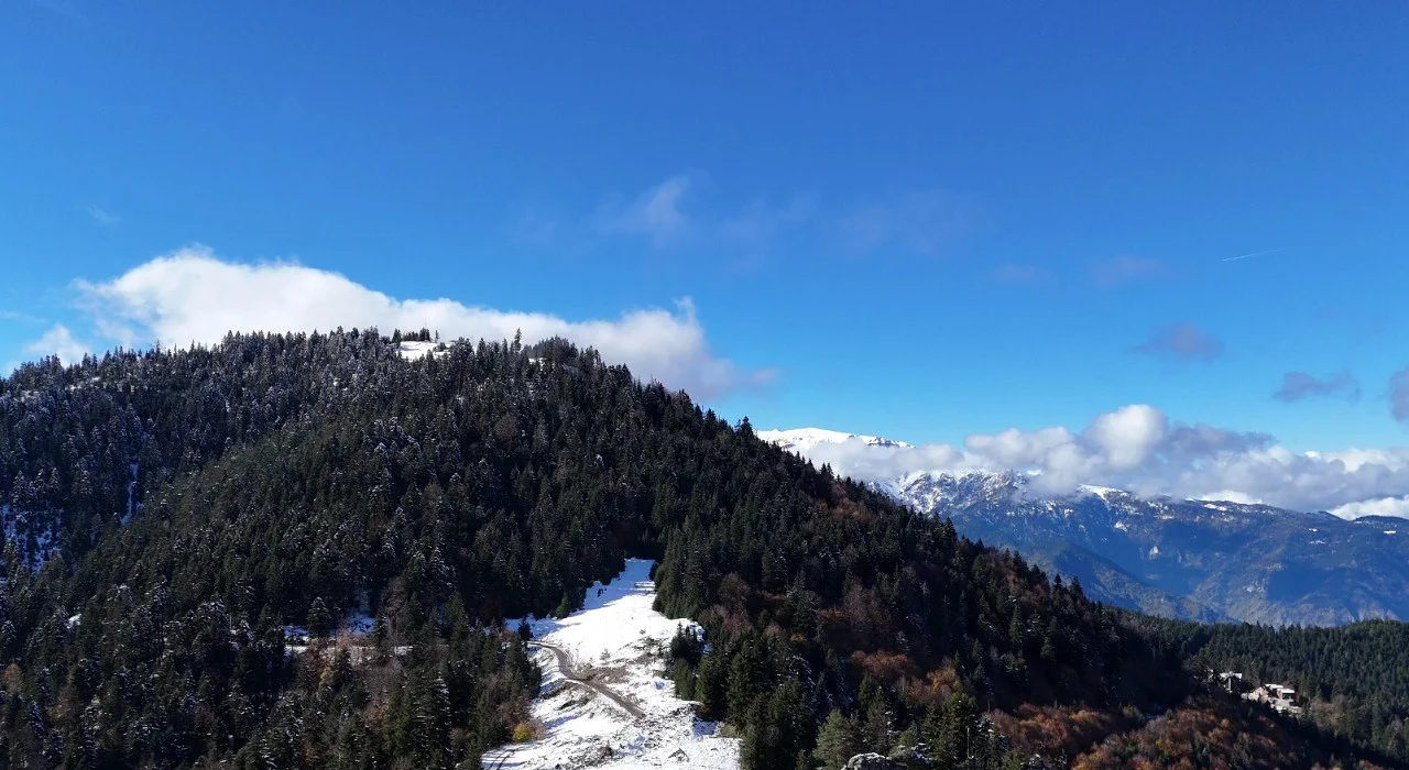 Artvin’in Atabarı Kayak Merkezi ve Genya Dağı’nda sonbaharın canlı renkleriyle