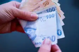 Asgari ücretin 31 Aralık’a kadar tespit edilerek kamuoyuyla paylaşılması gerekiyor.