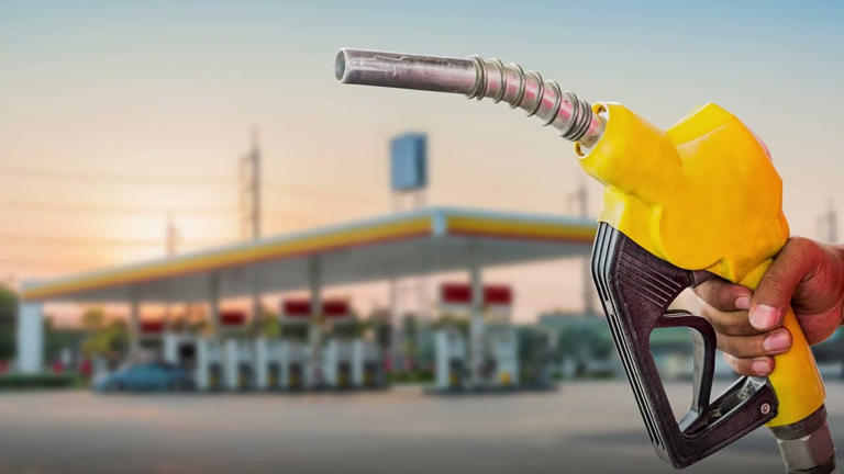 Küresel piyasa oynaklıkları akaryakıt fiyatlarına sık sık indirim ya da