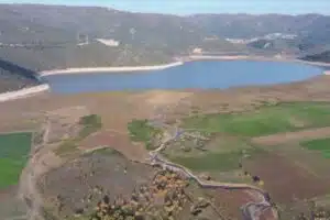 Kentin içme suyu ihtiyacını karşılayan Nilüfer Barajı tamamen kurudu. Diğer