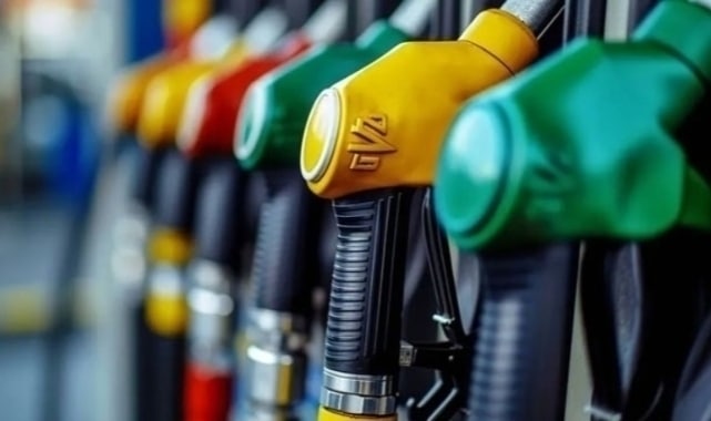 Akaryakıt fiyatlarında dalgalanmalar sürüyor. Geçtiğimiz günlerde araç sahiplerini sevindirecek haber