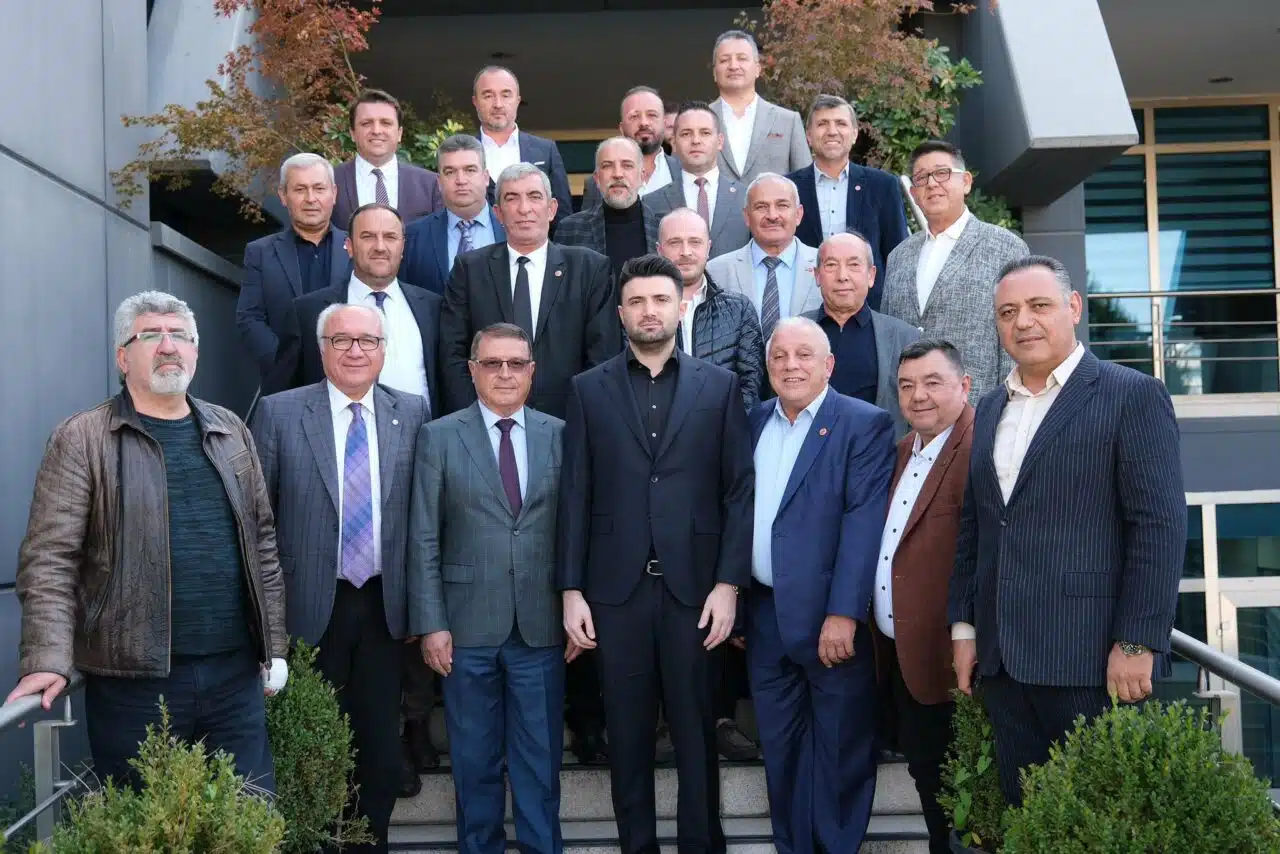 Birliğe bağlı oda başkanlarından oluşan heyet, yeşil beyazlı kulübün tesislerinde