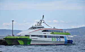 Bursa Deniz Otobüslerinin (BUDO) internet sayfasından yapılan açıklamaya göre, Saat