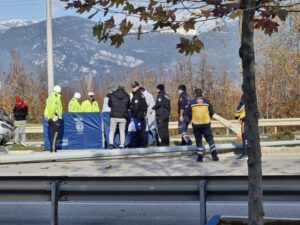 Bursa'da takla atan kamyonette 2 kişi hayatını kaybetti 3 Bursam Medya -