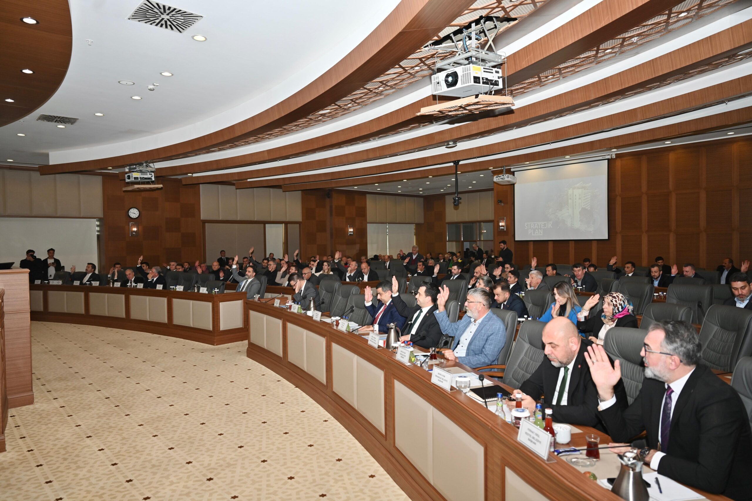 Bursa Büyükşehir Belediye Başkanı Mustafa Bozbey’in başkanlığında gerçekleştirilen BUSKİ Genel