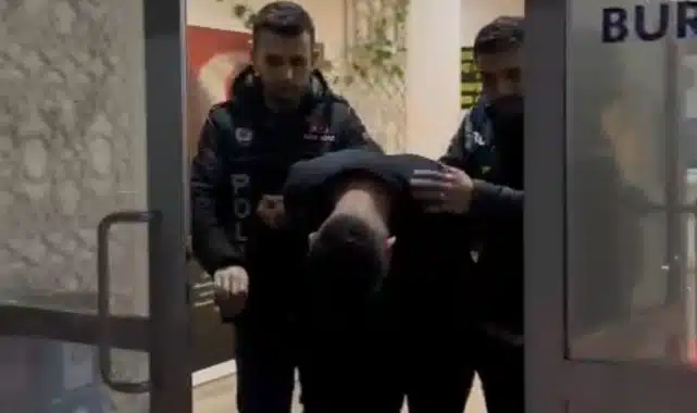 Bursa’da polise sahte kimlik veren şahıs tutuklandı! Bursa Yıldırım Suç Önleme ve Araştırma Büro Amirliği ekiplerince aranması