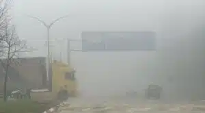 Bursa‘nın İnegöl ilçesinde sabahın ilk saatlerinde yoğun sis etkisini gösterdi.