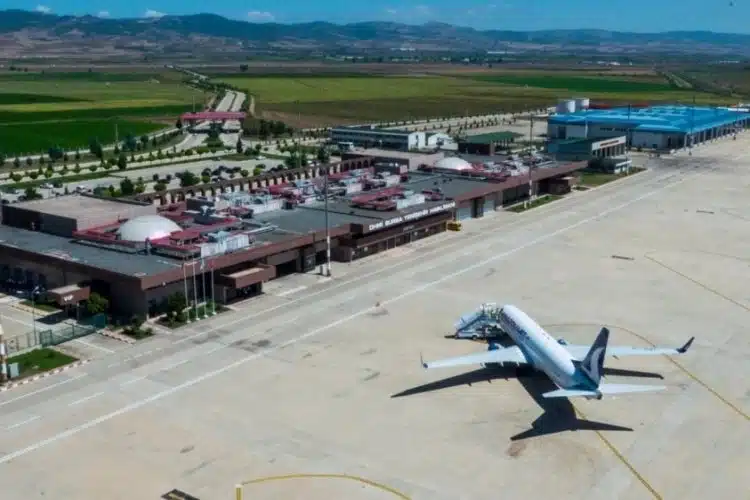 Bursa Yenişehir Havaalanı‘nda uçuş yoğunluğu artıyor. Bursa’dan yurt içi seferlerde