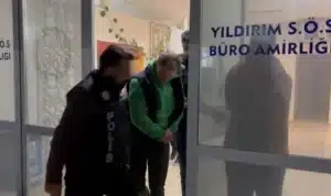 2 şüphelinin uyuşturucu ticareti yaptığı bilgisine ulaşan Yıldırım İlçe Emniyet