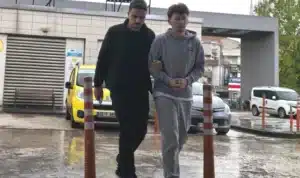 Olay, saat 00.00 sıralarında Kemalpaşa Mahallesi İsmail Efendi Caddesi’nde meydana