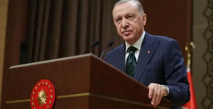 Cumhurbaşkanı Erdoğan’dan öğretmenler günü paylaşımı