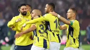 Süper Lig’de son olarak Trabzonspor’u 3-2’lik skorla mağlup eden Fenerbahçe,