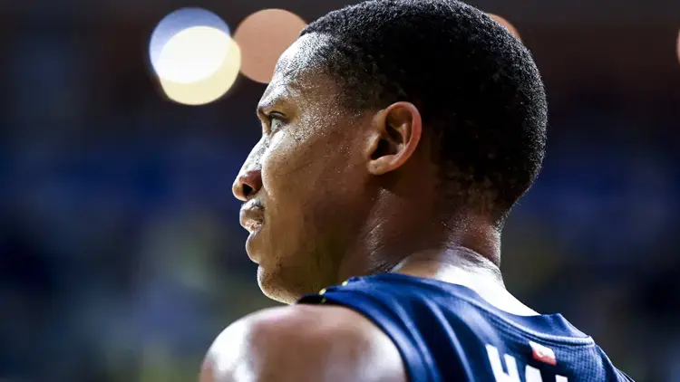 Fenerbahçe Beko’nun forveti Devon Hall’un, Bayern Münih maçında yaşadığı sakatlığın