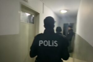 Göçmen kaçakçılarına yönelik operasyonlar hız kesmeden devam ediyor. İçişleri Bakanlığı’nın