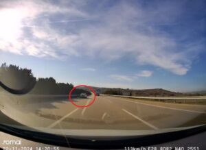 İstanbul-Bursa-İzmir Otoyolu’nda seyir halindeki bir sürücü yaklaşık 150 kilometre hızla