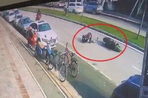 Kaza, saat 14.00 sıralarında Mahmudiye Mahallesi Ertuğrulgazi Caddesi‘nde meydana geldi.