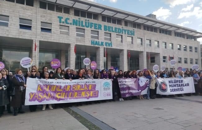 Bursa'da, Kadın Meclis'inden kadına şiddetle mücadele yürüyüşü 5 Bursam Medya -