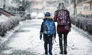 Niğde‘de gece saatlerinden itibaren etkili olan kar yağışı hayatı olumsuz