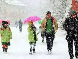 Eğitime kar engeli! Hangi illerde ve ilçelerde okullar tatil edildi?