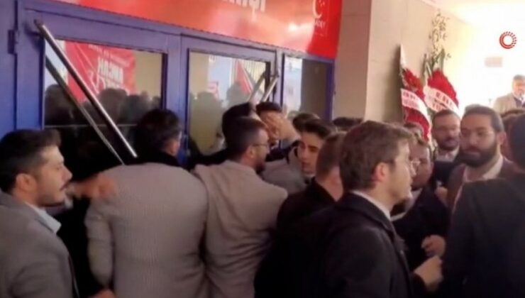 Saadet Partisi kongresinde delegeler arasında arbede 6 Bursam Medya -