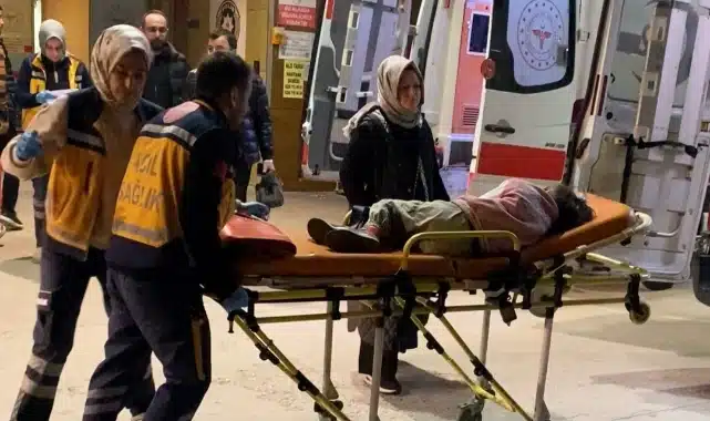 Olay, 23.00 sıralarında Süleymaniye Mahallesi’nde meydana geldi. Minik kız sandalyede