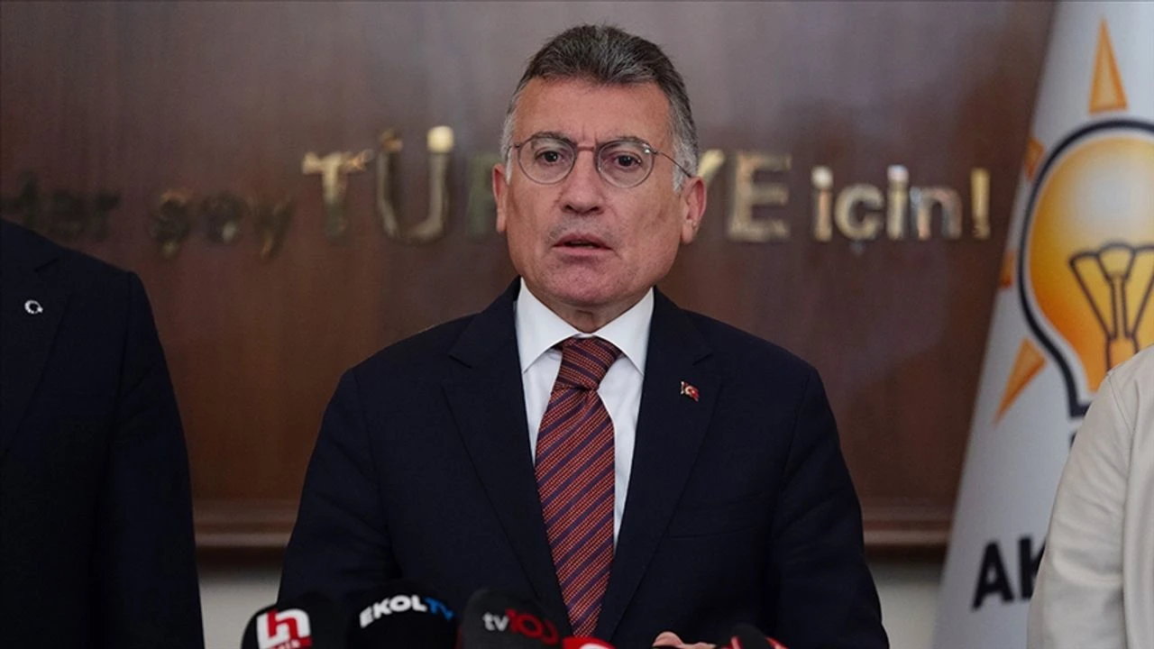 AK Parti Grup Başkanı Güler: Sayın Özel’den özür bekliyoruz AK Parti Grup Başkanı Abdullah Güler, Plan ve Bütçe Komisyonu’nda