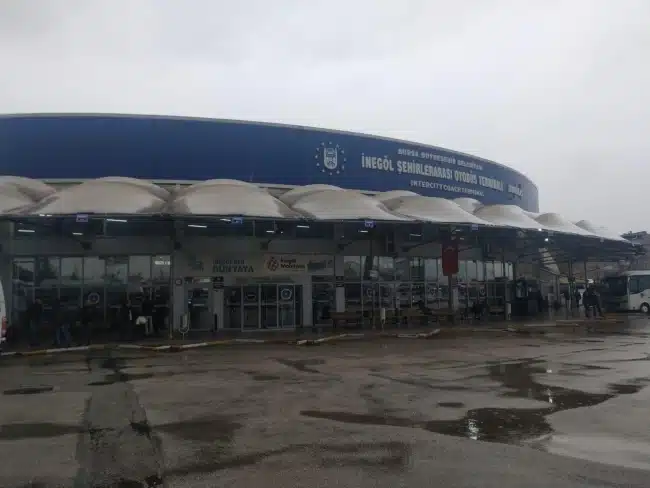 Olay sabah 05.00 sıralarında İnegöl Şehirlerarası otobüs terminalinde meydana geldi.