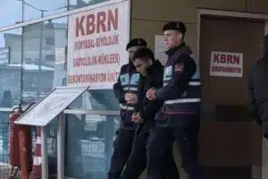 İnegöl Jandarma komutanlığı ekipleri, kırsal Yeniceköy mahallesinde uygulamasında şüphelendikleri araç