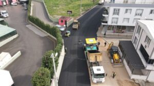 Bir taraftan ilçeye yeni ulaşım arterleri kazandıran Yıldırım Belediyesi, diğer