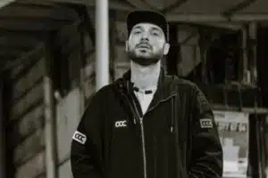 Şüphelinin evinde yapılan aramalarda uyuşturucu ve hassas terazi ele geçirildi.