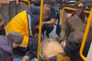 Bursa’da metroyla seyahat eden bir kişi seyir halindeyken Nilüfer ilçesi