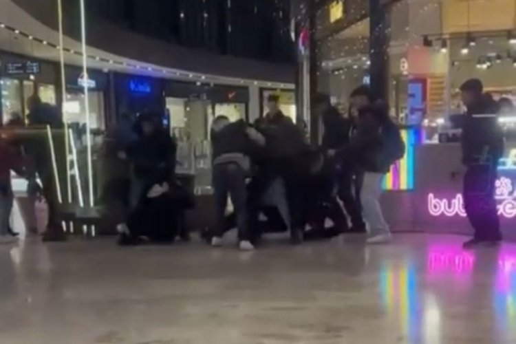 Nilüfer ilçesi Odunluk Mahallesi’ndeki bir alışveriş merkezinde dün saat 20.00