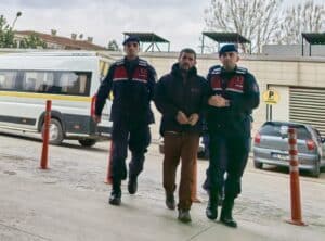 Edinilen bilgiye göre, olay dün İnegöl‘ün Kurşunlu Mahallesi’ndeki bir evde