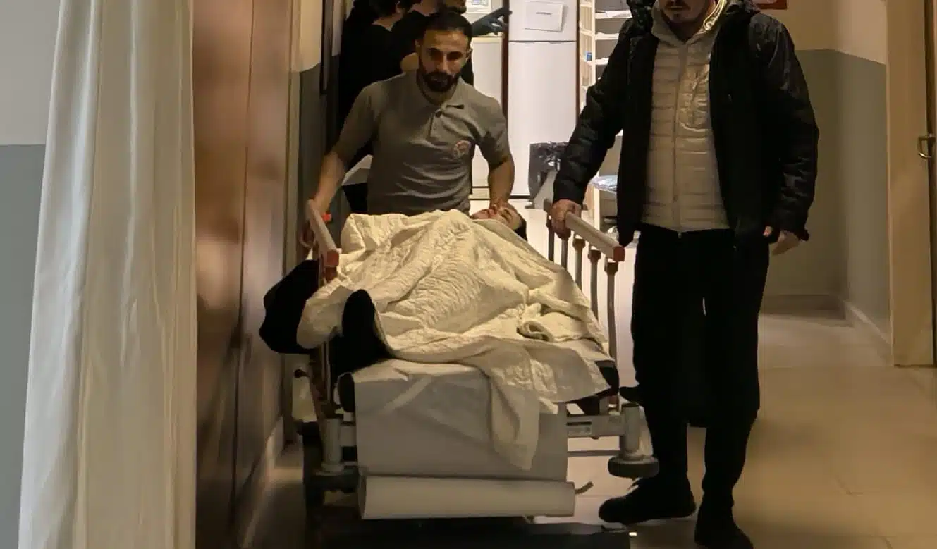 İnegöl ilçesi Yeni Mahalle Kazım Karabekir Caddesindeki evinde karın ağrısı