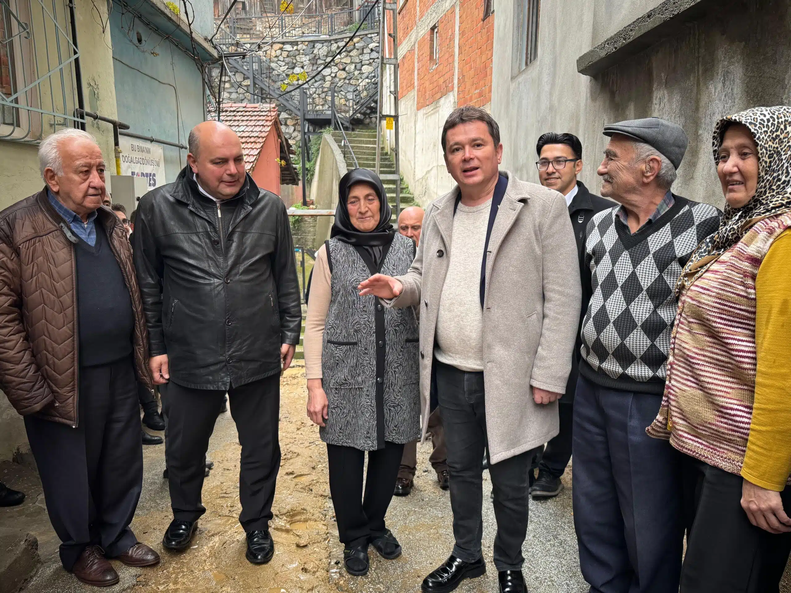 Osmangazi Belediye Başkanı Erkan Aydın, seçim döneminde vatandaşlara serdiği sözleri