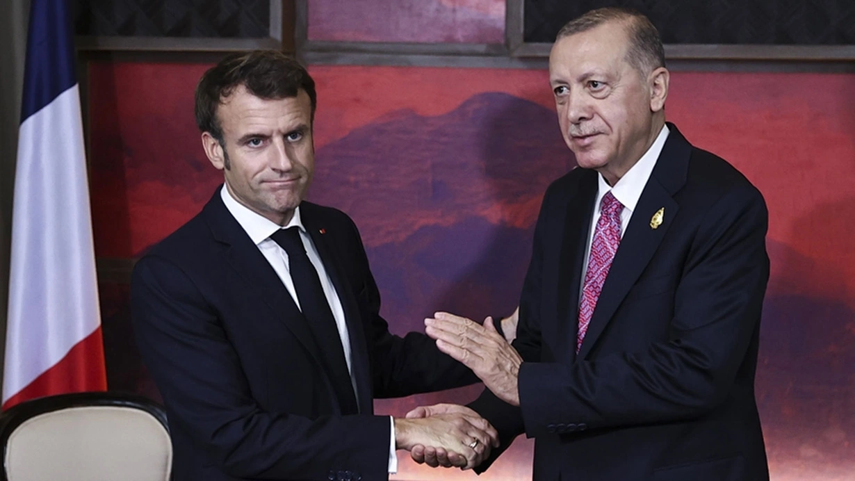 Cumhurbaşkanlığı İletişim Başkanlığı‘nın aktardığına göre, Cumhurbaşkanı Erdoğan görüşmede, Suriye’nin toprak