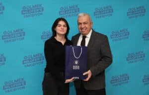 Başkan Şadi Özdemir'e gençlerden ziyaret 3 Bursam Medya -