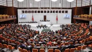 Siyasette gündem yeni anayasa çalışmaları. Anayasa için ikinci tur görüşmeleri