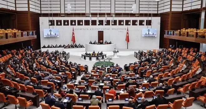 TBMM’de 2025’in ilk gündemi yeni anayasa olacak!