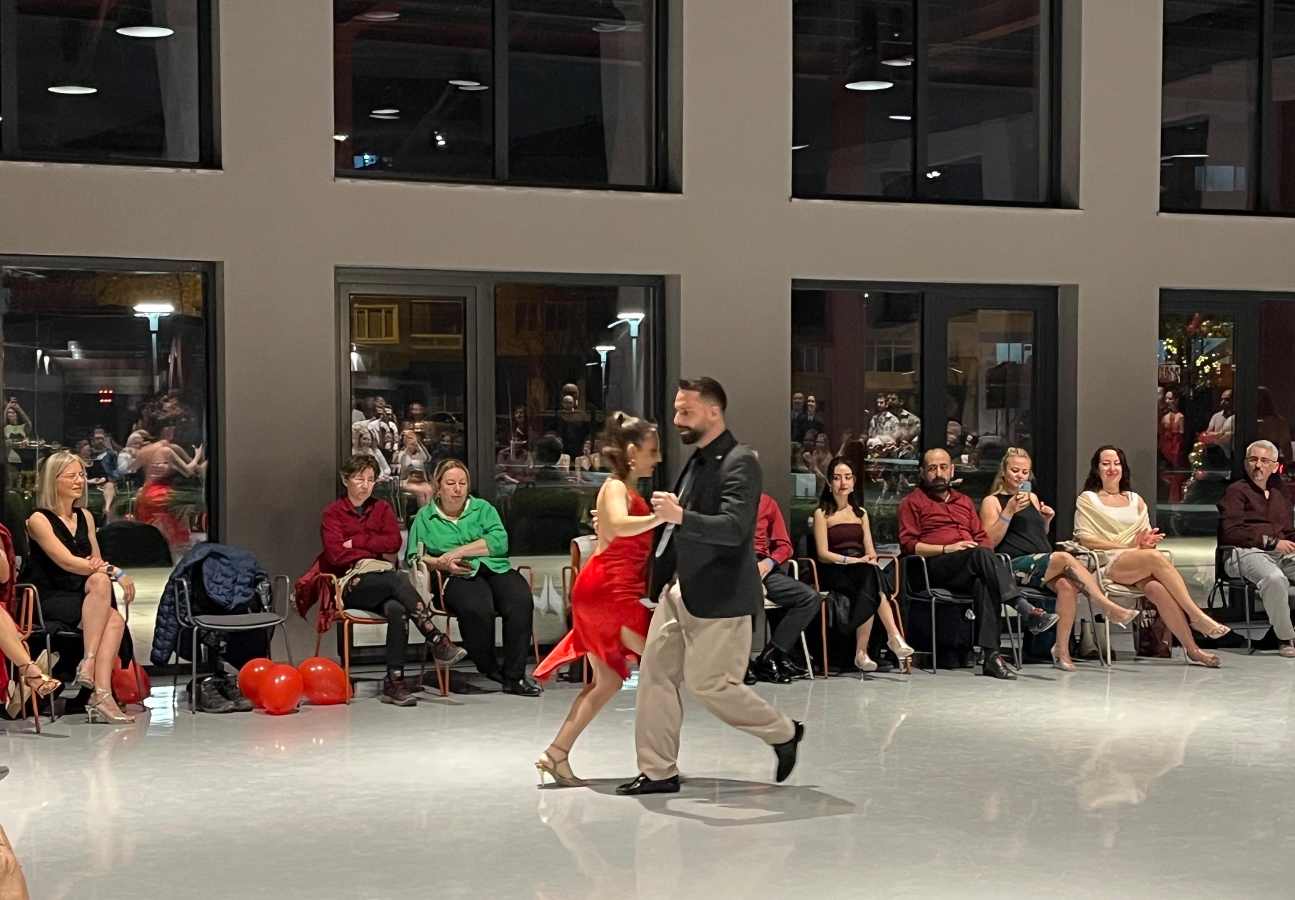 Nilüfer’de etkinliklerin adresi haline gelen Nilüfer Pancar Deposu, renkli bir