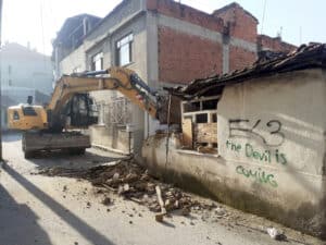 Bursa Osmangazi'de tehlike arz eden metruk binalar yıkılıyor! 5 Bursam Medya -