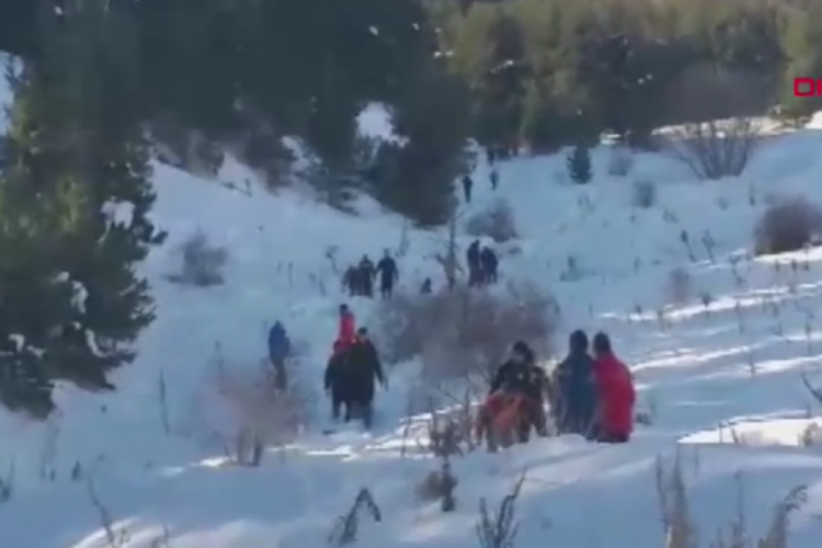 Erzurum Valisi Mustafa Çiftçi, Palandöken Dağı’nda milli sporcuların üzerine çığ