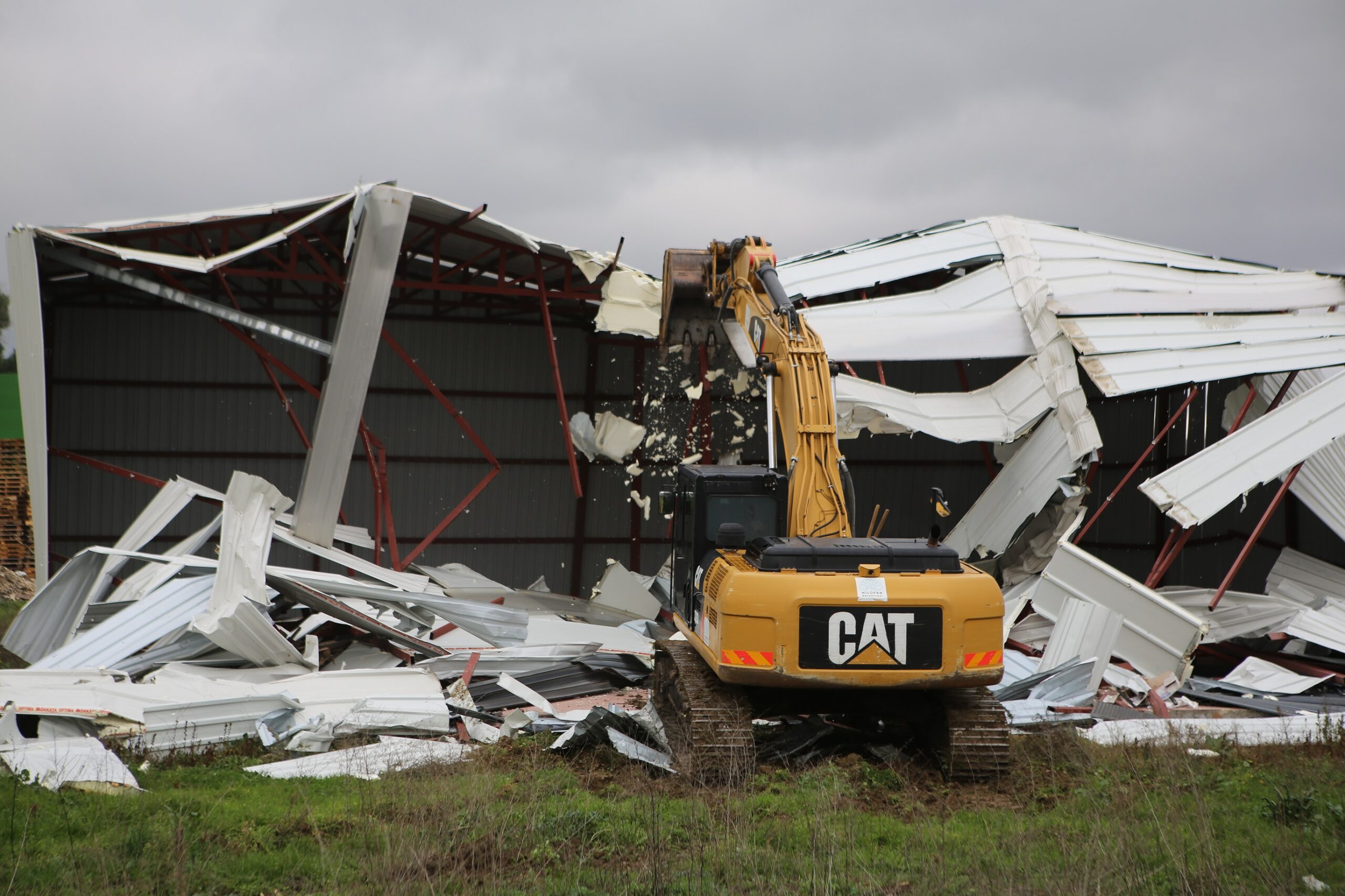 Nilüfer Belediyesi kaçak olarak inşa edilen yapılarla mücadelesini yılın son