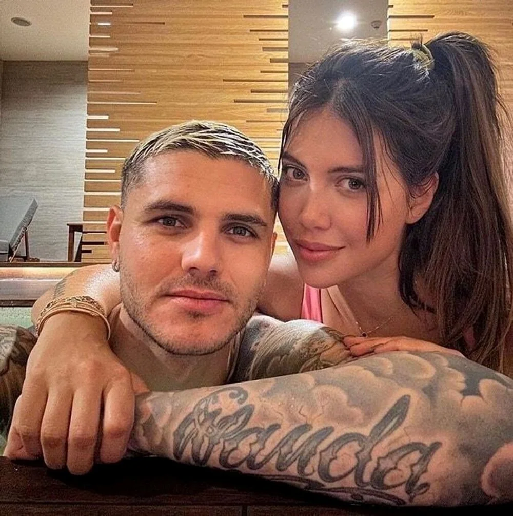 Yıldız golcünün boşanma arefesinde olduğu eşi Wanda Nara ise yaptığı