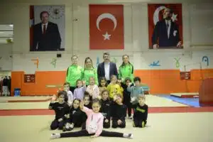 Yıldırım Belediyesi’nden miniklere cimnastik eğitimi… Naim Süleymanoğlu, Dr. Sadık Ahmet,