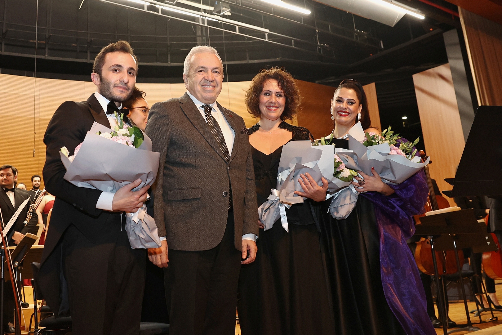 Yurt içi ve yurtdışında kazandığı ödüllerle adından söz ettiren Nilüfer