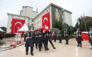 Bursa Adalet Sarayı‘nda, 6. Ağır Ceza Mahkemesi duruşma salonunda yaşanan